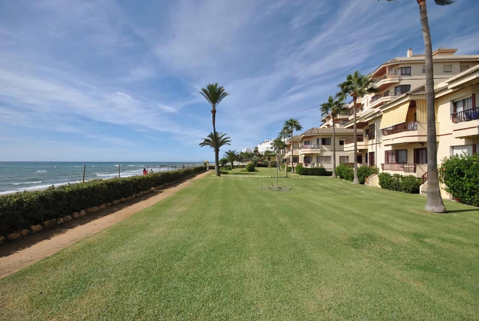 Lubina Del Sol - Apartment By The Sea Ситио-де-Калаонда Экстерьер фото